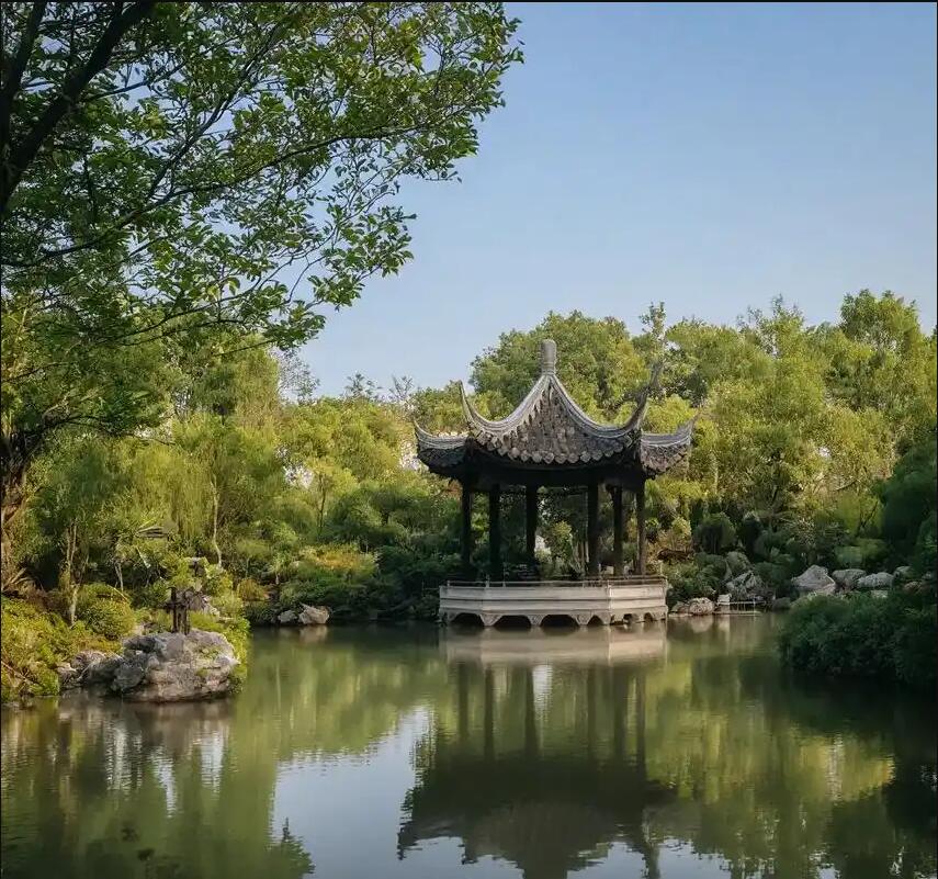 孟州逃离餐饮有限公司